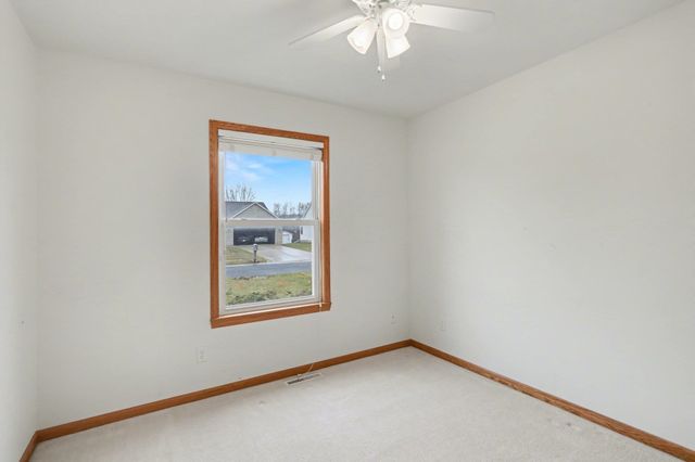 4167 W Crossings Road, Saginaw, MI 48603