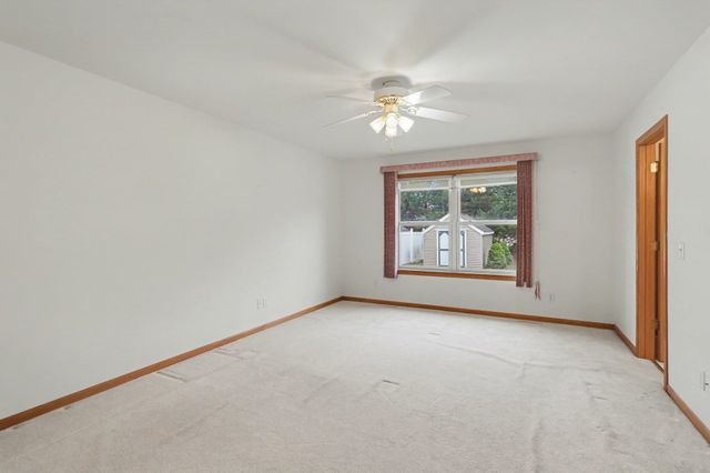 4167 W Crossings Road, Saginaw, MI 48603