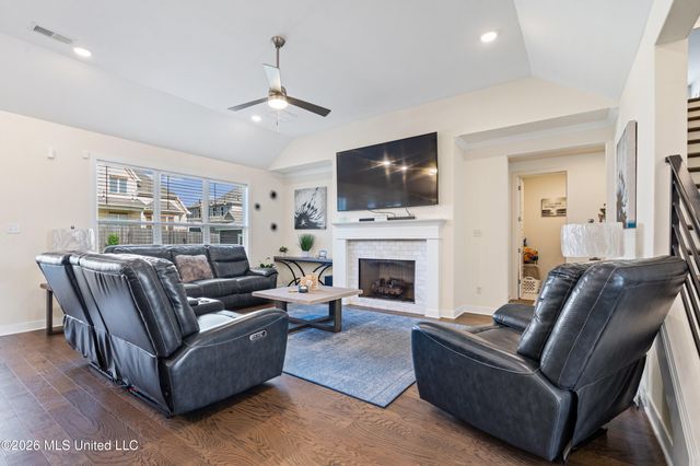 6763 W Sunrise Loop, Olive Branch, MS 38654