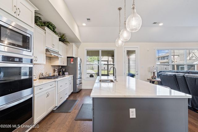 6763 W Sunrise Loop, Olive Branch, MS 38654