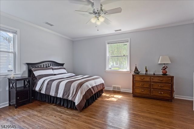 16 Brook Dr North, Morris Plains Boro, NJ 07950