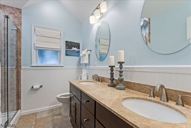 16 Brook Dr North, Morris Plains Boro, NJ 07950