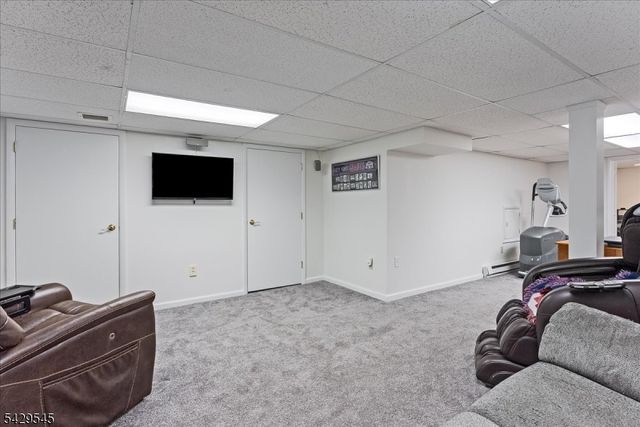 16 Brook Dr North, Morris Plains Boro, NJ 07950