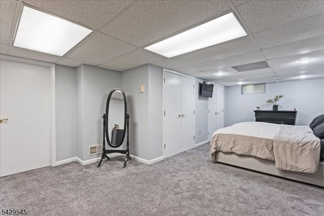 16 Brook Dr North, Morris Plains Boro, NJ 07950