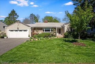 16 Brook Dr North, Morris Plains Boro, NJ 07950