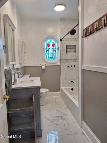 17 Wayne Street, Brunswick, NY 12180