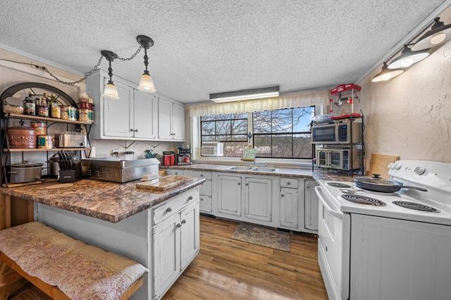 152 Henderson Branch Rd, Ingram, TX 78025