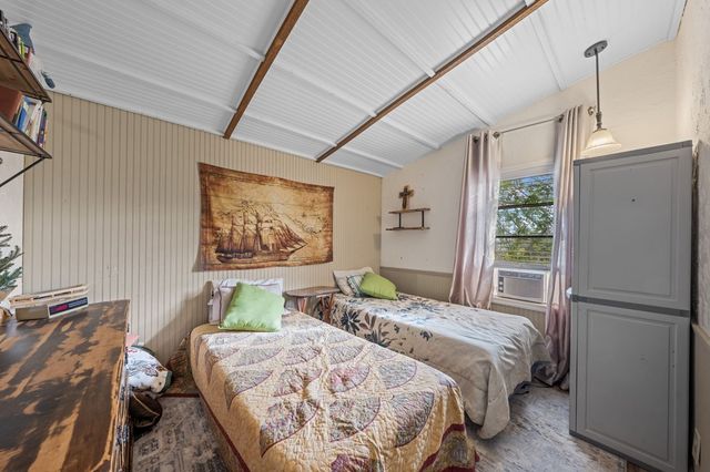 152 Henderson Branch Rd, Ingram, TX 78025