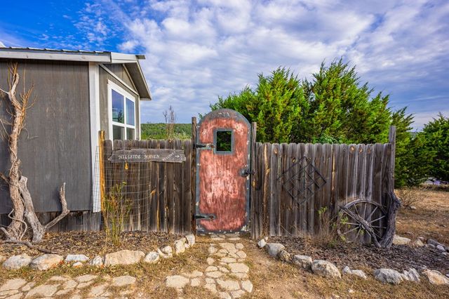 152 Henderson Branch Rd, Ingram, TX 78025