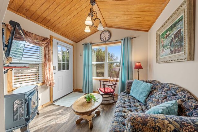 152 Henderson Branch Rd, Ingram, TX 78025