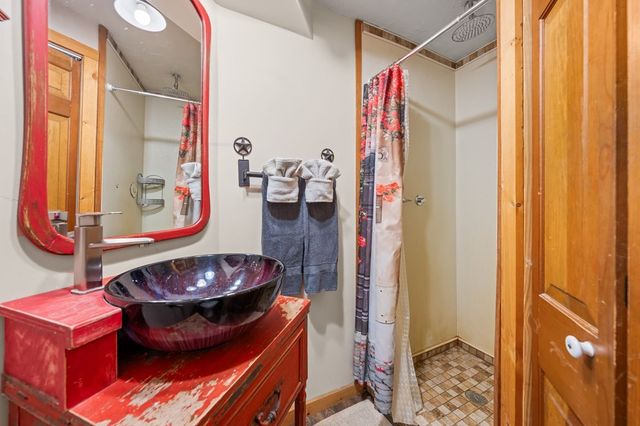 152 Henderson Branch Rd, Ingram, TX 78025