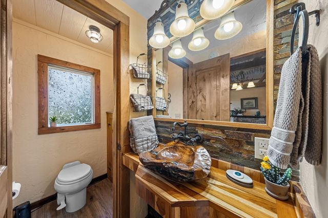 152 Henderson Branch Rd, Ingram, TX 78025