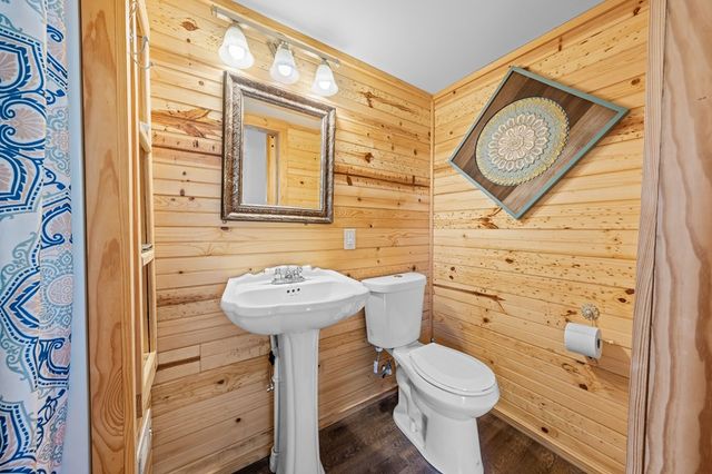 152 Henderson Branch Rd, Ingram, TX 78025