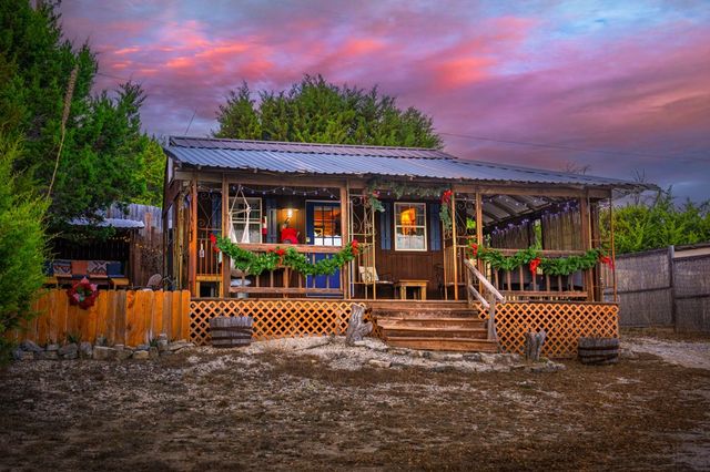 152 Henderson Branch Rd, Ingram, TX 78025