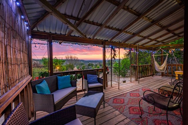 152 Henderson Branch Rd, Ingram, TX 78025