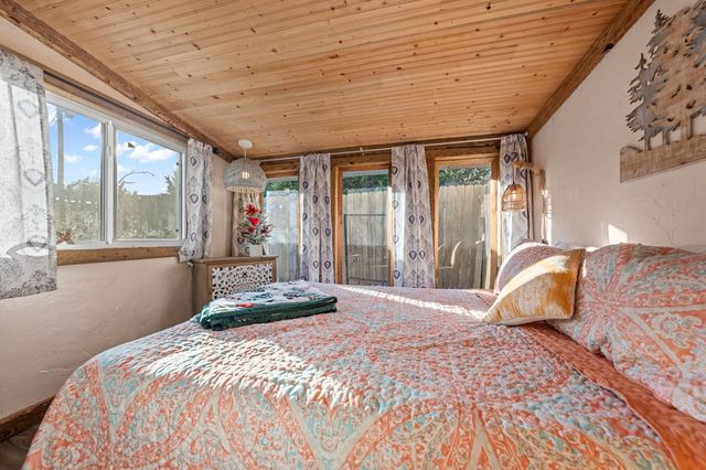 152 Henderson Branch Rd, Ingram, TX 78025