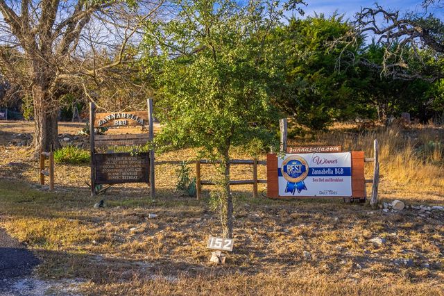 152 Henderson Branch Rd, Ingram, TX 78025