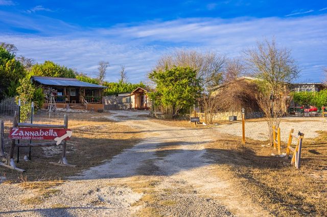 152 Henderson Branch Rd, Ingram, TX 78025