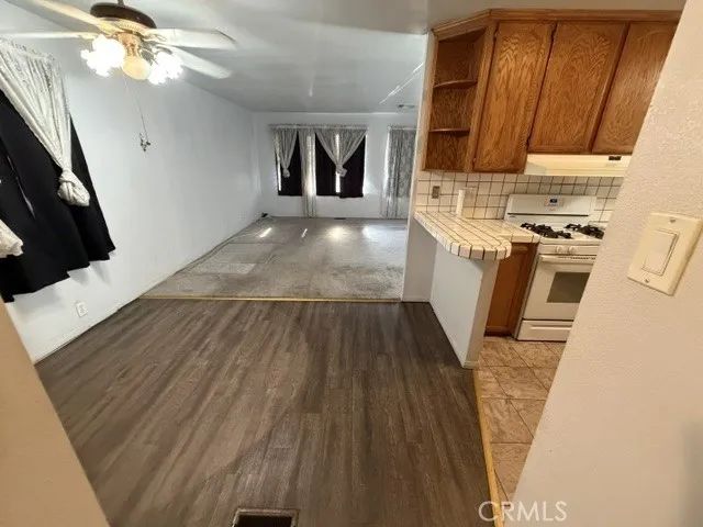 10001 Frontage 238, South Gate, CA 90280