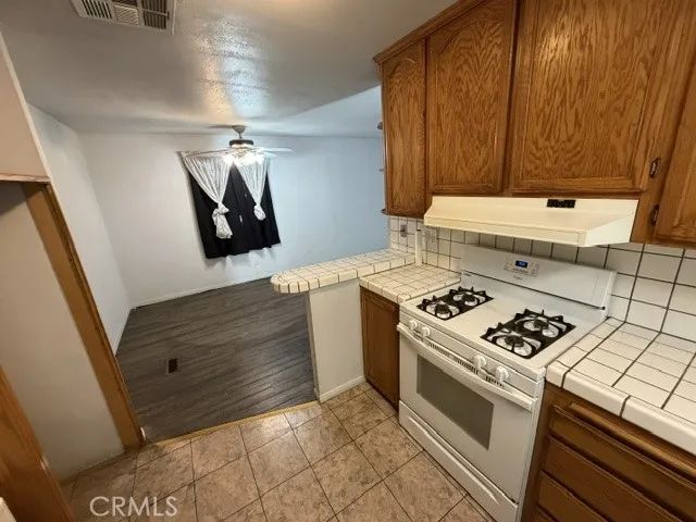 10001 Frontage 238, South Gate, CA 90280