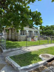 1269 NW 4th St, Miami, FL 33125