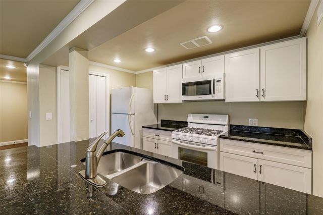 8810 Mountain Path CIR, Austin, TX 78759