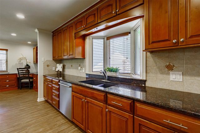 8810 Mountain Path CIR, Austin, TX 78759