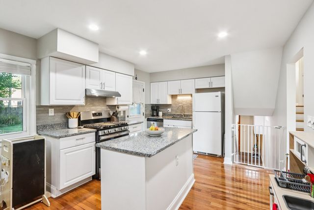 461 S Ardmore Terrace, Addison, IL 60101