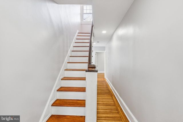 433 E GORGAS LN, Philadelphia, PA 19119