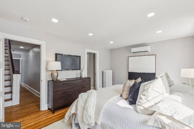 433 E GORGAS LN, Philadelphia, PA 19119