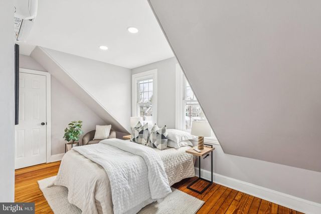 433 E GORGAS LN, Philadelphia, PA 19119