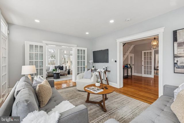 433 E GORGAS LN, Philadelphia, PA 19119