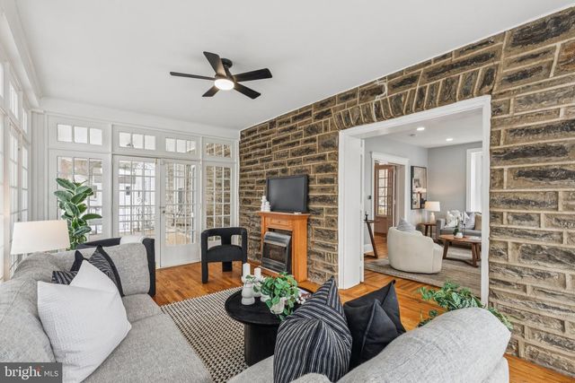 433 E GORGAS LN, Philadelphia, PA 19119