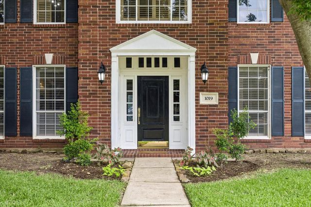 1019 Quiet Glen Court, Sugar Land, TX 77479