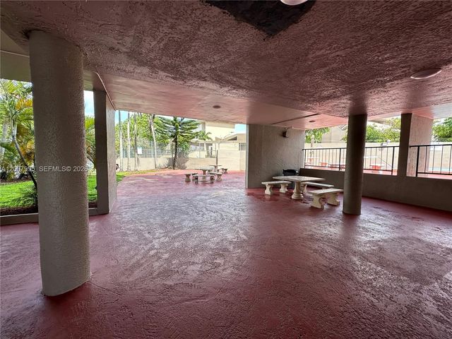 802 NW 87th Avenue 315, Miami, FL 33172