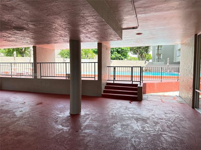 802 NW 87th Avenue 315, Miami, FL 33172