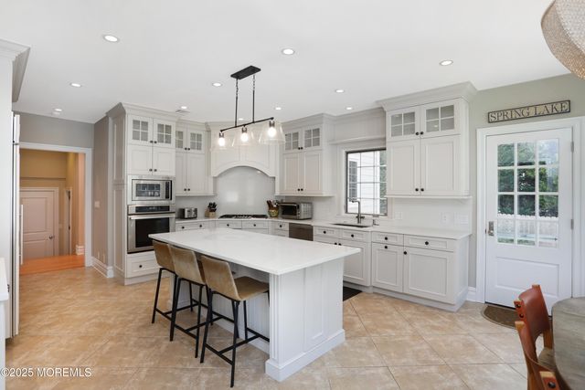 38 Vroom Avenue, Spring Lake, NJ 07762