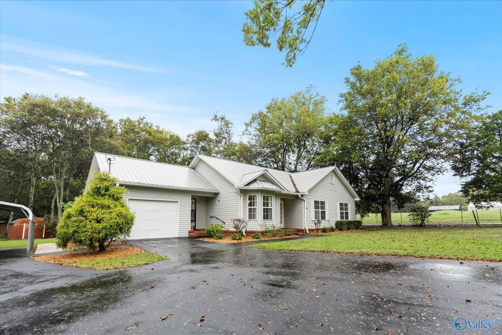 5310 Browns Valley Road, Guntersville, AL 35976