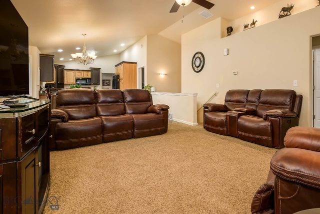 801 E 4th Street, Laurel, MT 59044