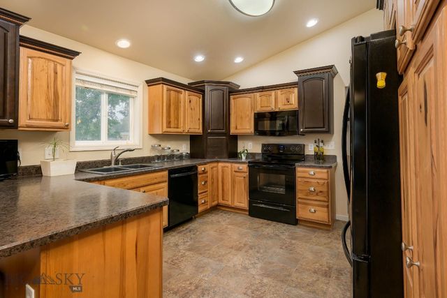 801 E 4th Street, Laurel, MT 59044