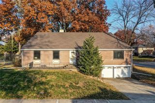 4801 NE Sherwood Drive, Kansas City, MO 64119