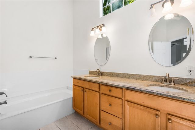 8861 Lakeside Circle, Vero Beach, FL 32963