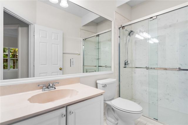 8861 Lakeside Circle, Vero Beach, FL 32963