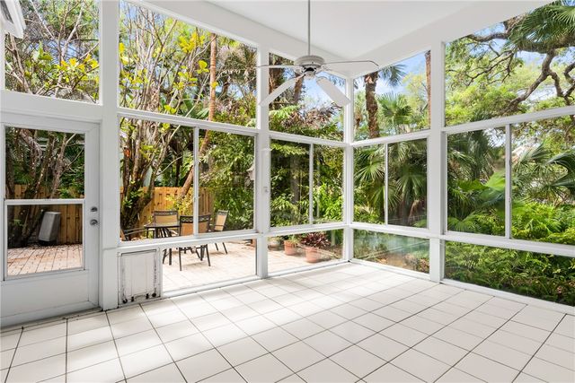 8861 Lakeside Circle, Vero Beach, FL 32963