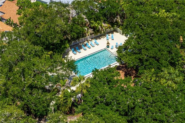 8861 Lakeside Circle, Vero Beach, FL 32963