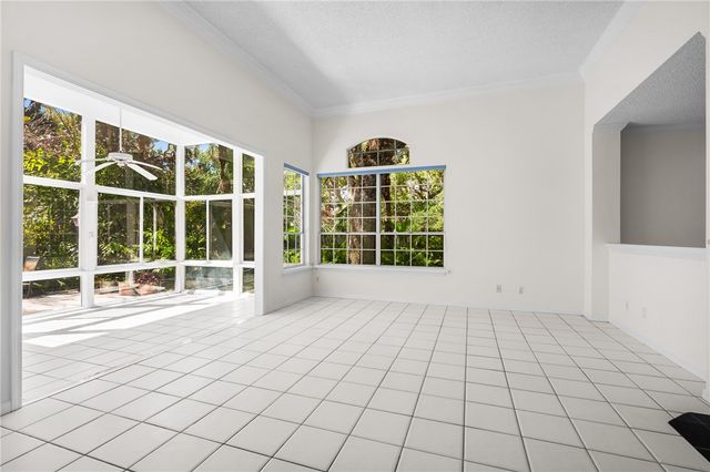 8861 Lakeside Circle, Vero Beach, FL 32963