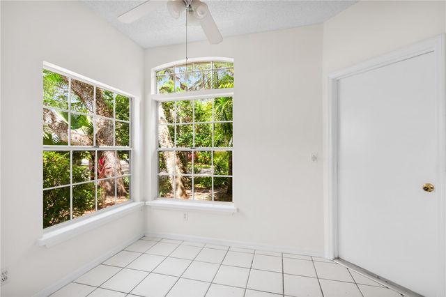 8861 Lakeside Circle, Vero Beach, FL 32963