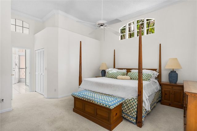 8861 Lakeside Circle, Vero Beach, FL 32963