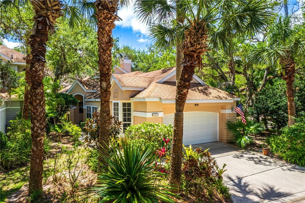8861 Lakeside Circle, Vero Beach, FL 32963