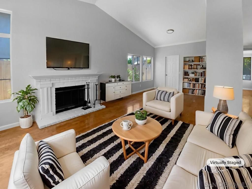 Image 2 of property listing at 8862 La Cartera St, San Diego, CA 92129